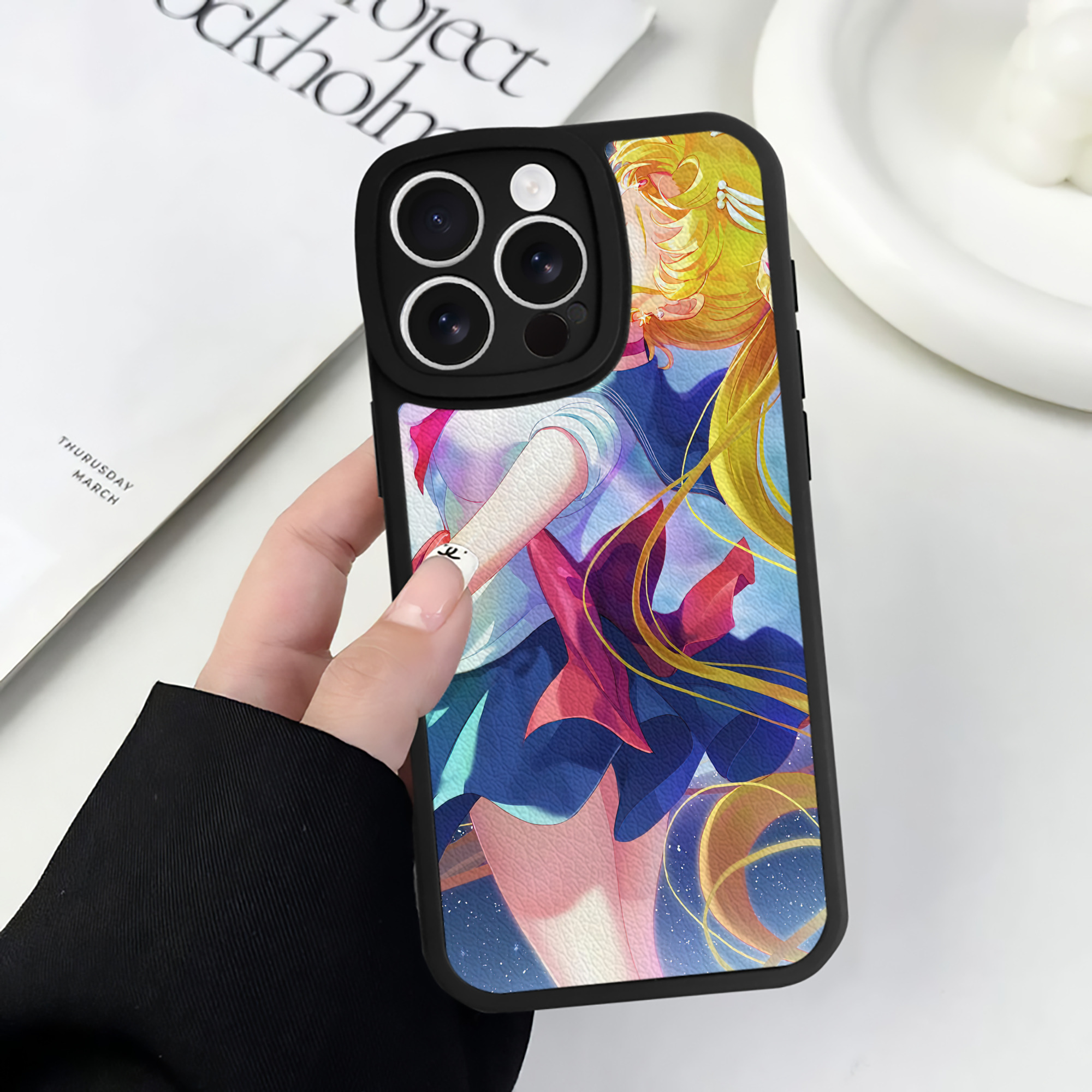 （画像用） 美少女戦士セーラームーン Sailor Moon 【iPhone 16シリーズ対応】シリコンスマホケース（レザー調） 材質：シリコン